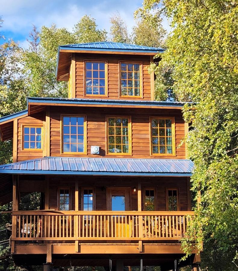 The Eagle'S Nest Treehouse Cabin Palmer Exterior photo