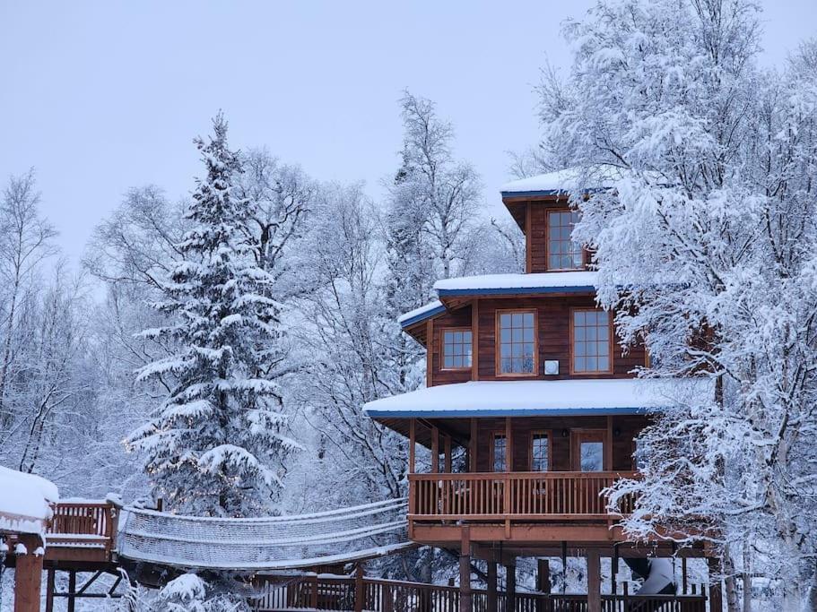 The Eagle'S Nest Treehouse Cabin Palmer Exterior photo
