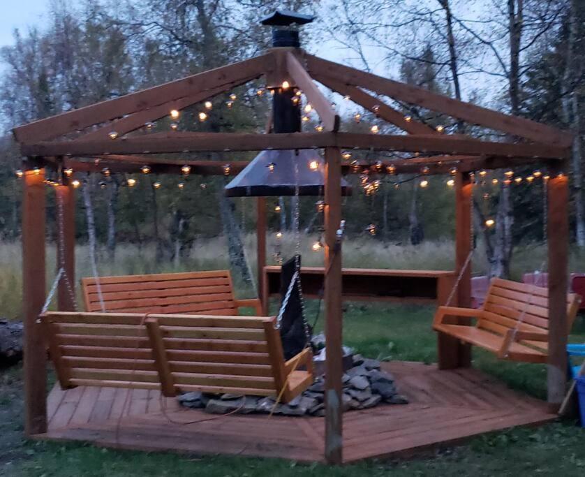 The Eagle'S Nest Treehouse Cabin Palmer Exterior photo