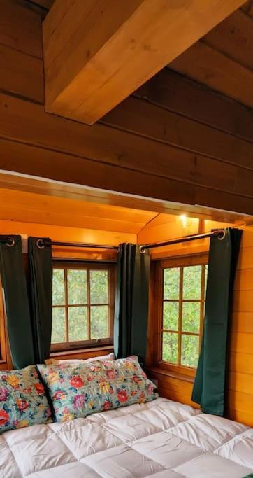 The Eagle'S Nest Treehouse Cabin Palmer Exterior photo